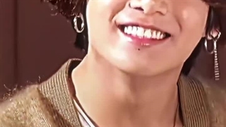 نمی‌زارم وقتی رو یادتون بره که جونگ‌کوک اومد و این لایو قشنگو خوند♡