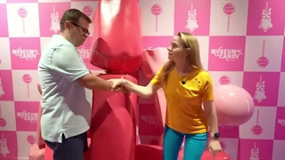 Diana and Roma - MUSEUM OF CANDY in Dubai - Vlog Stories