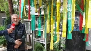 حضور هنرمند دوست داشتنی مهران رجبی و جمعی از هنرمندان بر سر مزار شهید آوینی