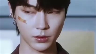 برادر بخت و پز میکند …