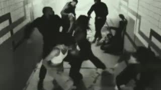 دفاع ۳ دختر شجاع مقابل ۹ نفر از اراذل متعرض