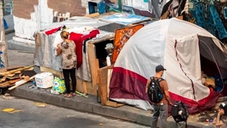 بحران بی‌خانمانی به اوج خود رسید: لس‌آنجلس به سرعت در حال فروپاشی است - همین حالا اینجا را ترک کنید!