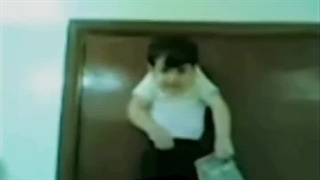 _سه ساعتهه دارم ب این میخندم. بچه بگو توبه