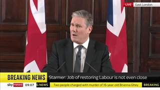 استارمر در مورد یهودستیزی: «در باز است و می‌توانید بروید»