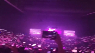 منظرمون از اقیانوس صورتی ««: