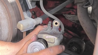 تعویض لنت ترمز عقب j5  اتومات