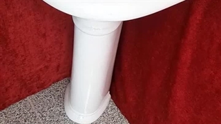 روشویی گوشه یا کنج با یک طراحی مینیمال و شیک از چینی بهداشتی خزر