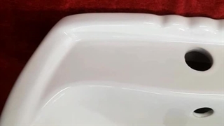 روشویی پردیس با لعاب سفید براق بدون طرح و نقش مناسب فضای بهداشتی ساختمان و منزل