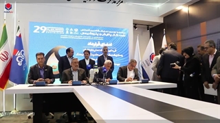 جواد زارع‌پور برای نخستین بار در تاریخ پتروفرهنگ قرارداد توسعه میادین بالادستی را با شرکت ملی نفت و دو شرکت دیگر امضا کرد