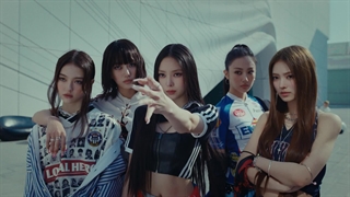 MEOVV - ‘HANDS UP’ MV (Music Video)