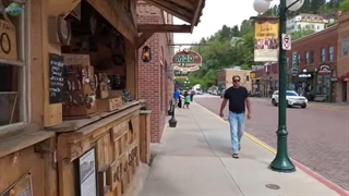 ۱۰ رستوران زنجیره‌ای بزرگ بدون دلار کانادا در معرض خطر فروپاشی هستند