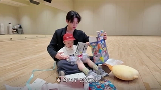 ولاگ ته‌ها کوچولو با عمو یونجون با زیرنویس فارسی