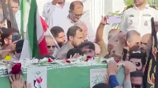 پیکر پاک «شهید ناصر جوهرزاده» پس از ۳۹ سال دوری از خانه در جوار هم‌رزمانش در گلزار شهدای بندر بوشهر به خاک سپرده شد