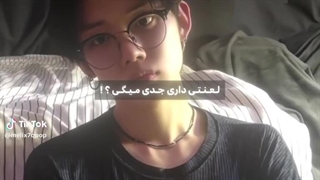 بهم دروغای قشنگ بگو:)))) سوجون>>>