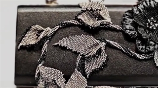 کیف مجلسی دست‌ ساز مزون تندیس - درخشش بی‌نظیر با هنر منجوق و ملیله دوزی!