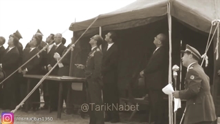 نمایش قدرت نیروی هوایی شاهنشاهی با تجهیزات جنگی و بمباران دشمن فرضی در حضور محمدرضا شاه پهلوی در بیابانهای اطراف قم