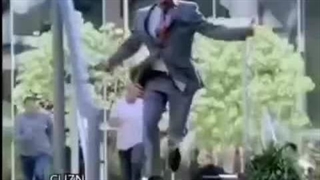 وقتی دانش آموزا طراح امتحان نهایی رو تو کوچه و خیابون ببینن...