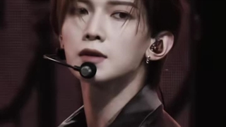 یوسانگ در برابر زیباییت سجده میکنم.. تولدت مبارککککککک