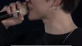 به ایدل هاتون یاد بدین مثل بی تی اس فن هاشون دوست داشته باشن :)))