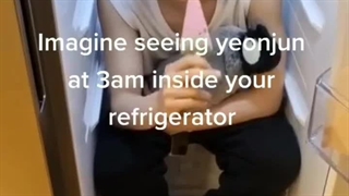 فکر کن ساعت ۳ نصف شب یونجون رو توی یخچالت ببینی XD