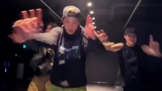 چالش تیک تاک Wait On Me کای همراه چانیول و سوهو