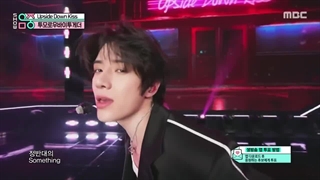 اجرای تی اکس تی آهنگ Upside down kiss