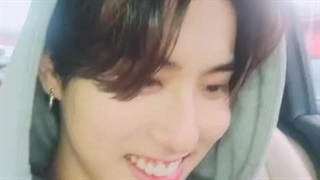 لایو هان STRAY KIDS در تاریخ 2022.6.23 همراه زیرنویس فارسی آنلاین ( پارت 1) ♡♡ ( درخواستی)