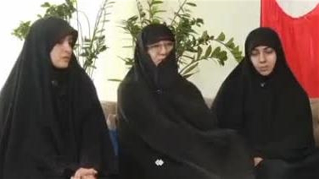 همسر شهید غلامعلی رشید و دخترانش