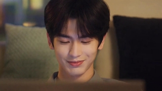 لبخند هه سویه به دختر مورد علاقش