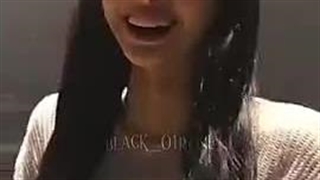 از جمله استعداد های کشف نشده ی لیسا اپرا خوندن شه