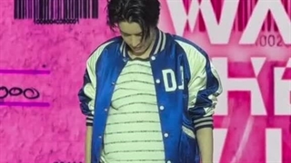 این داستان، درگیری جیک با لباسش