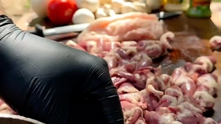 دل و جیگر کبابی با چاشنی های آلس پایس