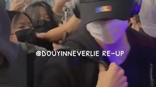 کاری که ساسنگا با سوبین و ژانگ‌هائو کردن :(توضیح در کپشن)