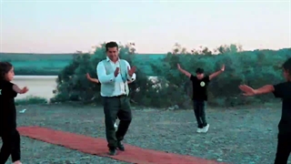 دانلود آهنگ جدید بابک بذلی دنیا بیزیم