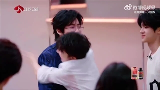 جوشن پرید بغل یونینگ وقتی میبینش خنده (کپ ترجمه)