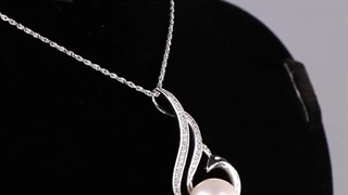 گردن آویز بدون زنجیر مروارید طاووس