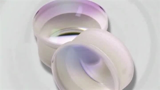 لنز یاقوت کبود