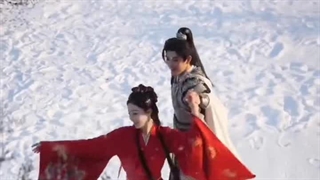 دلربا و آرتور درحال رقصیدن به سبک تانگو هستند واکنش آرتور به فیلم گرفتن طرفدار ها