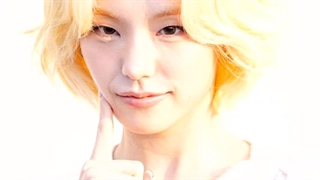 منتشر شده از یونگهون عضو دِ بویز، داهیون عضو توایس،  یجی عضو ایتزی و وونیونگ عضو آیو در ایونت برند Tommy