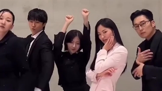 مومنت های بازیگران خانم ناشناس♡(: