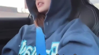 موقعیت:وقتی تو ماشین لیسا آهنگ خودش پخش میشه❤