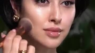 (رژلبی که ساده نیست، یه بیزینس کوچیکِ جذابیه روی لبهای تو)