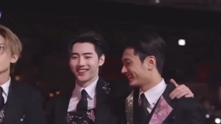 از چشمای اشکی 2024 تا خوشحال ترین مرد جهان بودن 2025 ... مرسی مرسی که همه طوره پشتشون بودیم