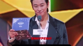 انهایپن اولین و تنها گروه نسل چهار شد که جایزه دسانگ (VISA Fans’ Choice of the Yearرو برد!تبریک میگم انجینننن