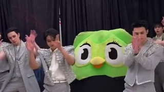 اینستاگرام اسکیز و دولینگو با چالش Chk Chk Boom در بک استیج کنسرت نیویورک