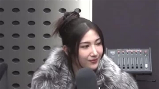 بعد از اجرای اخیر بیبی‌مانستر در مراسم ماما حرف‌های ایجه خواننده ( ادامه کپشن )