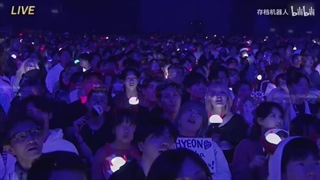 آهنگ Dream در طول فن کنسرت Love Monsters با صدای رامی پخش شد