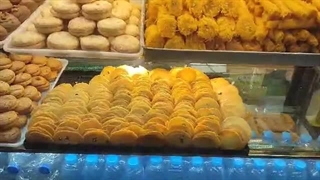 کلوچه و شیرینی رضا رمضان زاده در فومن