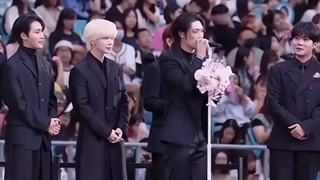 ایتیز گردن گیرشون نسبت به مینگی خیلی خرابه