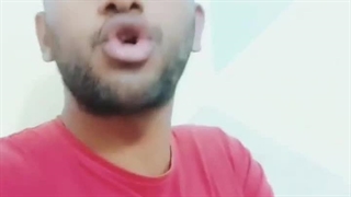 پسری که به جوک های شوهر عمش میخنده